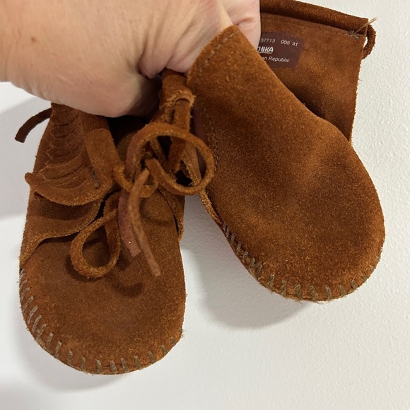 Minnetonka Fringe Bootie Infant size 5 - Picture 10 of 12